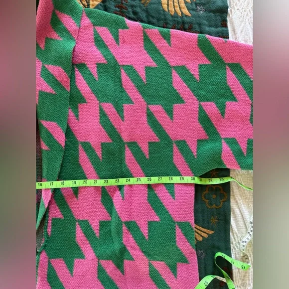 Green and Pink knit kimono by Do everything in Love one size NWT - Picture 8 of 9